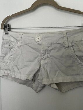 micro‑shorts in size 7. Soft cotton‑blend fabric